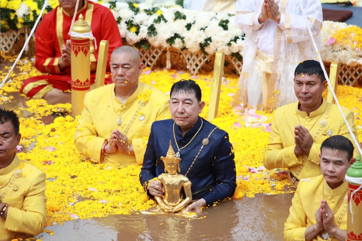 ทะเบียนรถ นายกฯ อนุทิน เปิดงานประเพณีอุ้มพระดำน้ำ 2569 เพชรบูรณ์