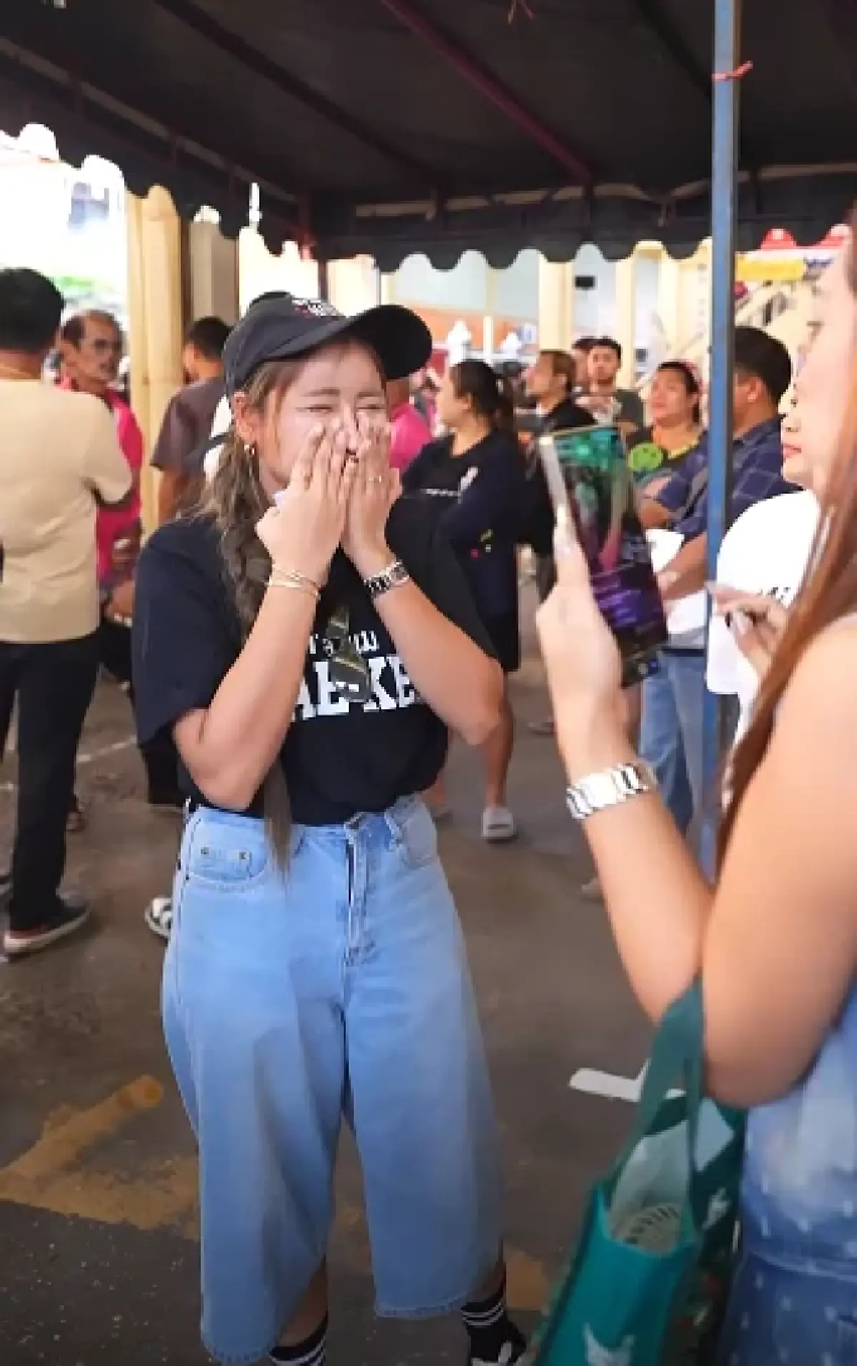 รู้แล้วขายอะไร "เจ๊ฟ้า" ประมูลล็อกประจำปาดหน้า "แม่เกด" งานรับบัว