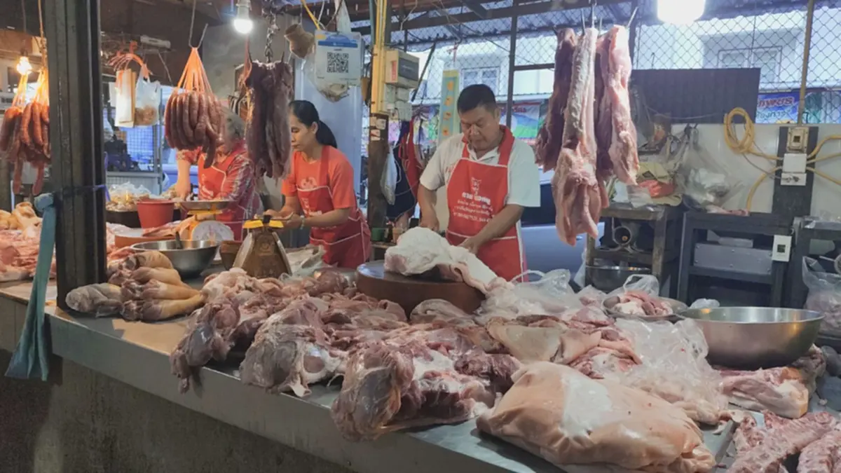 น้ำมันพุ่งทำพิษ! ตลาดสดโคราชของแพงยกแผง ไข่ราคาพุ่ง 165