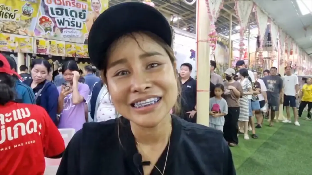 รู้แล้ว ทำไม เจ๊ฟ้า ยอมทุ่ม 4.5 แสน ประมูลแผงค้า งานประเพณีรับบัว
