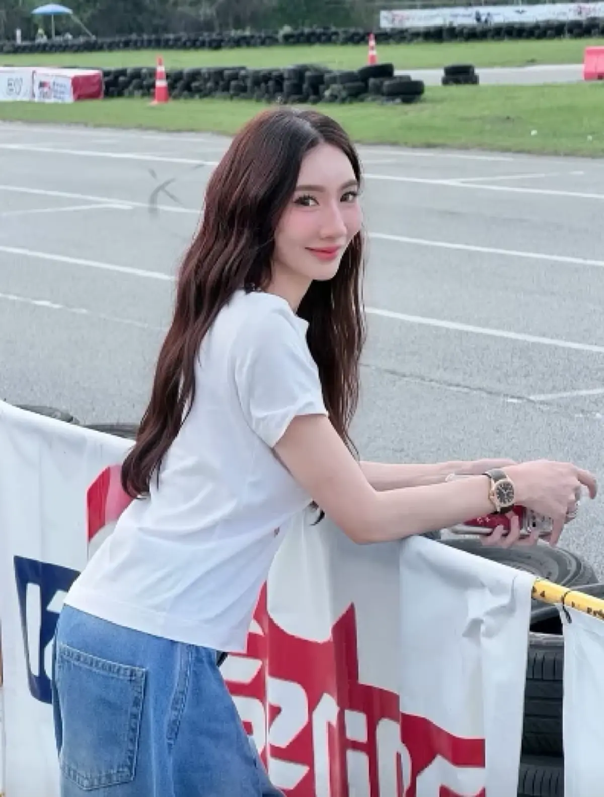เปิดอายุจริง "เบนซ์ พริกไทย" รู้แล้วถึงกับไม่เชื่อ หน้าเด็กมาก