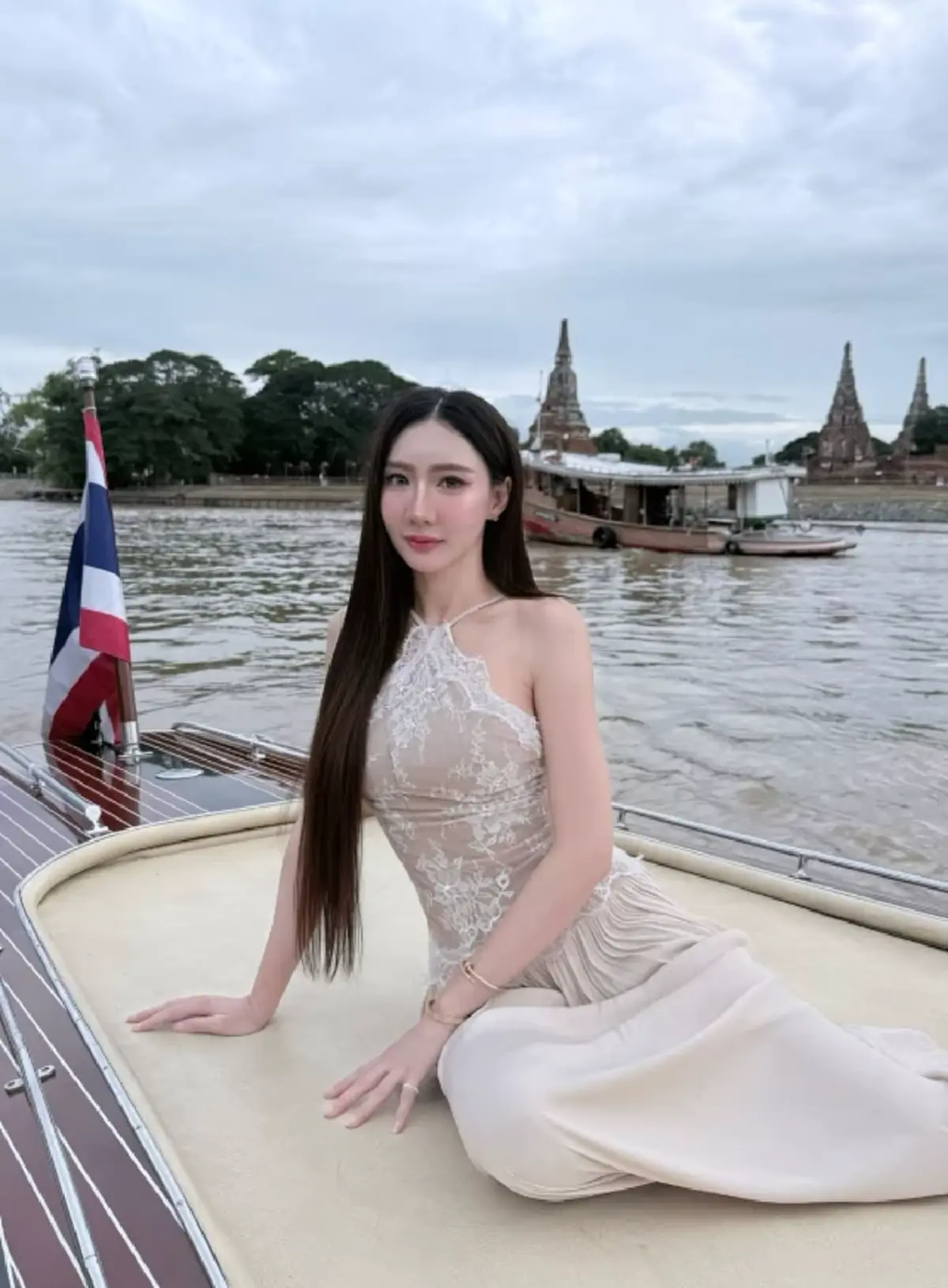 เปิดอายุจริง "เบนซ์ พริกไทย" รู้แล้วถึงกับไม่เชื่อ หน้าเด็กมาก