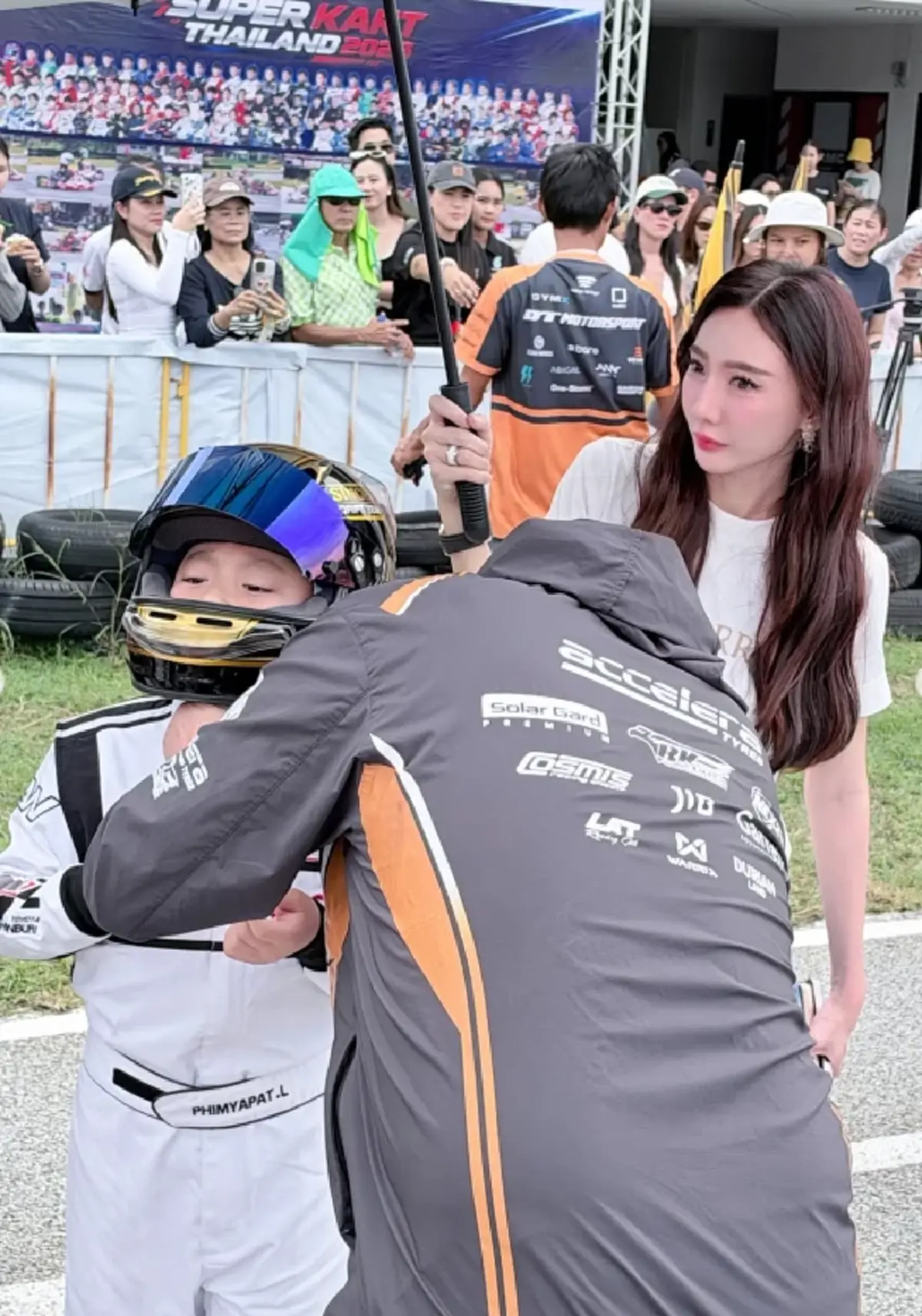เปิดอายุจริง "เบนซ์ พริกไทย" รู้แล้วถึงกับไม่เชื่อ หน้าเด็กมาก