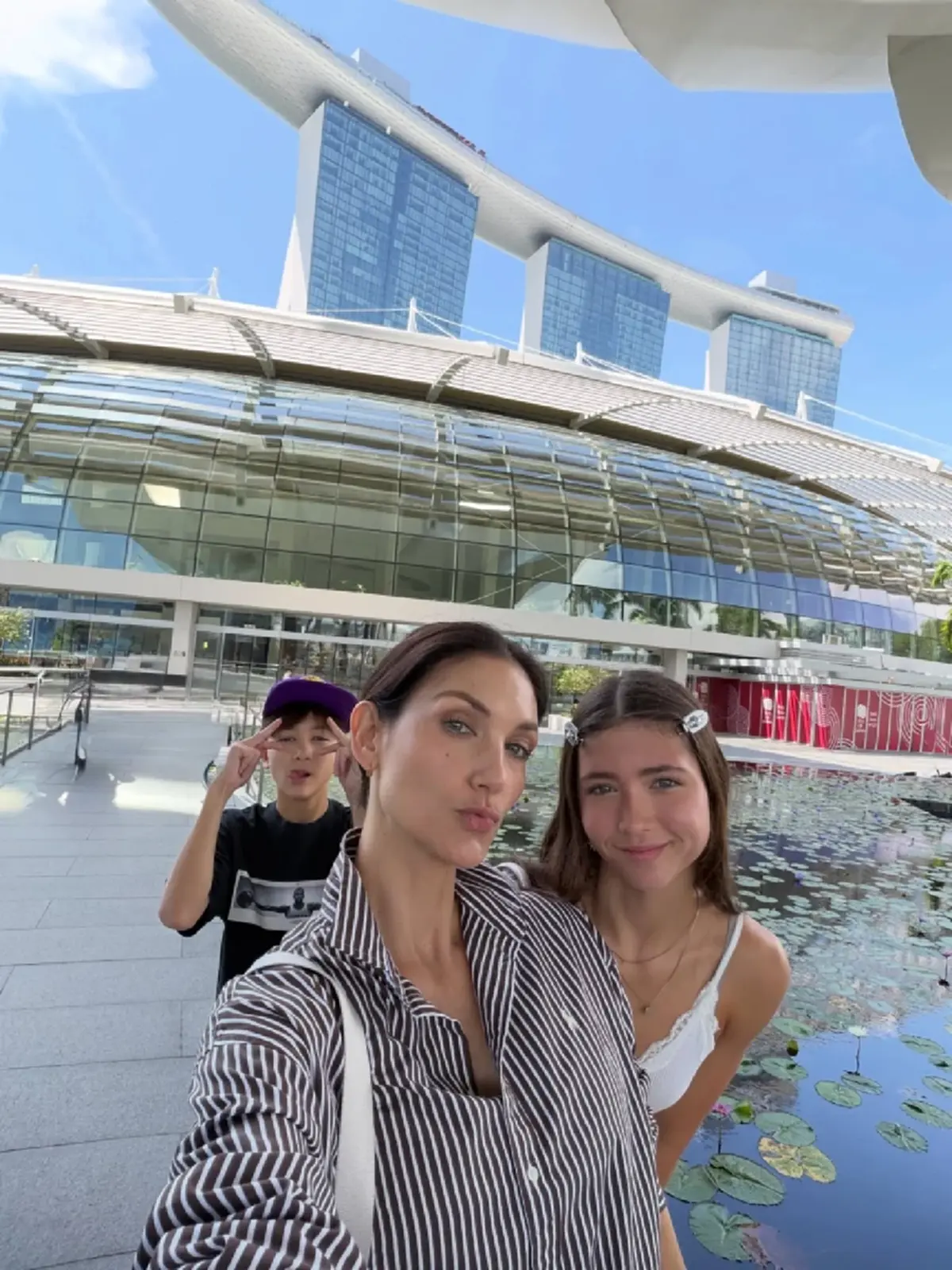 ลูกไม้ตกใต้ต้น  ลูกสาวนางแบบชื่อดัง เดินสับบนรันเวย์ สวยคมสง่า