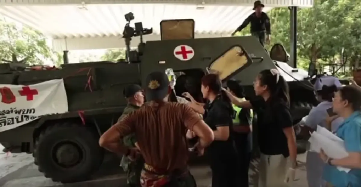 ส่องทะเบียน สาวสุดกลั้น คลอดบนรถฉุกเฉิน ก่อนนั่งรถเกาะลุยกระแสน้ำท่วม