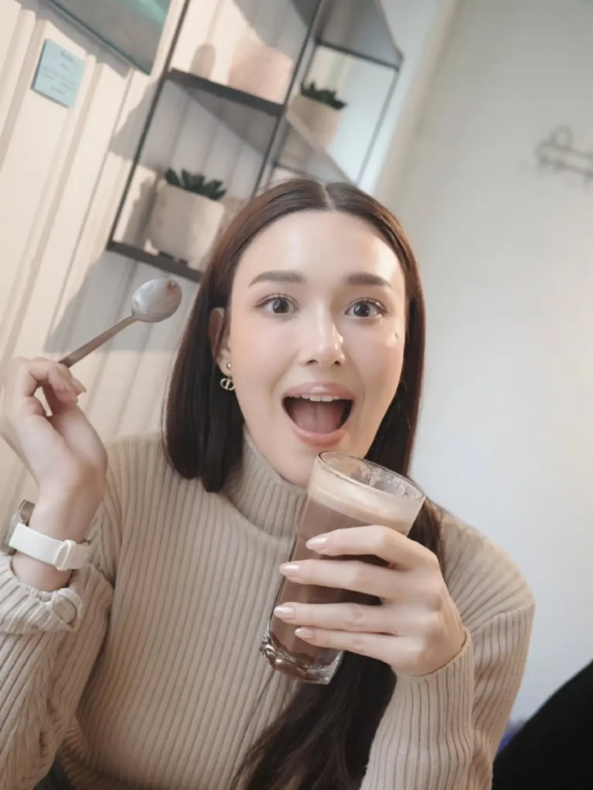 นักแสดงสาว เปิดใจย้อนเล่าอดีตปมวัยเด็ก เคยโดนทักแรงไม่สวย