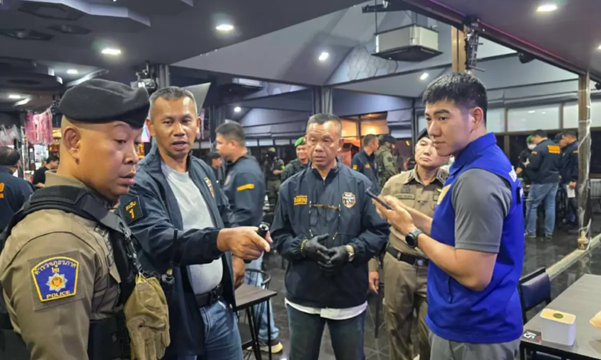 บุกตรวจร้านเหล้าไร้ใบอนุญาต เปิดเกินเวลา พบยาเสพติด เล่นพนัน