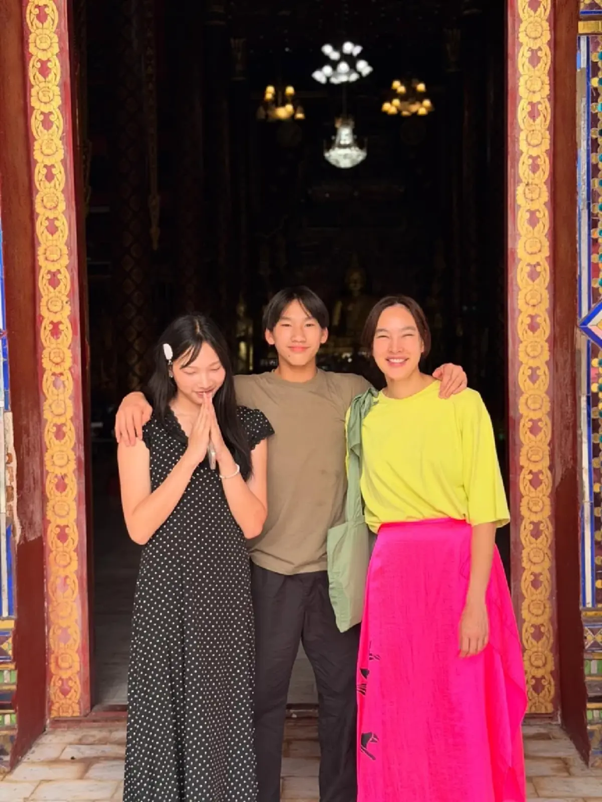 ลูกสาว "แม่ตุ๊ก-พ่อบ๊วย" คว้าจบ ม.6 ใน 5 เทอม ลุยเป้าหมายเข้ามหาลัย