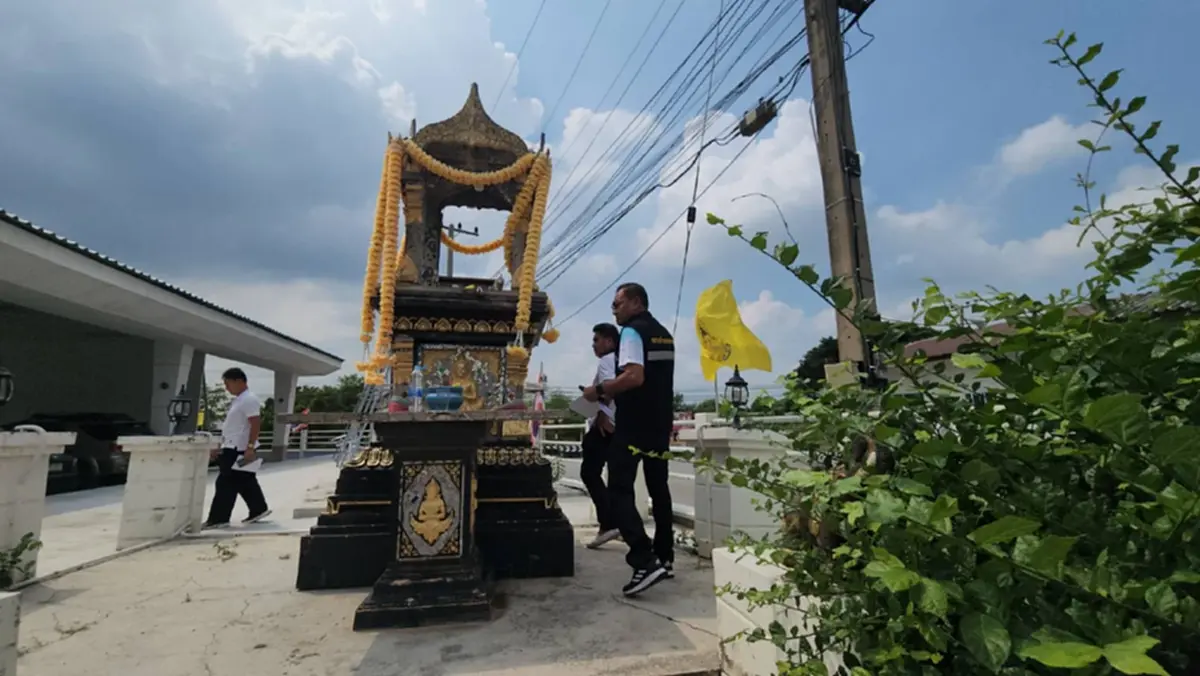 วงจรปิดจับชัด! โจรวนดู 8 รอบ ก่อนอุ้มพระพรหม หนีในไม่ถึง 1 นาที