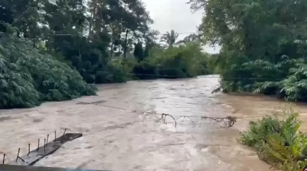 ฝนถล่มกระบี่! น้ำหลากท่วม 5 อำเภอ บ่ายนี้รับมือฝนอีกรอบ