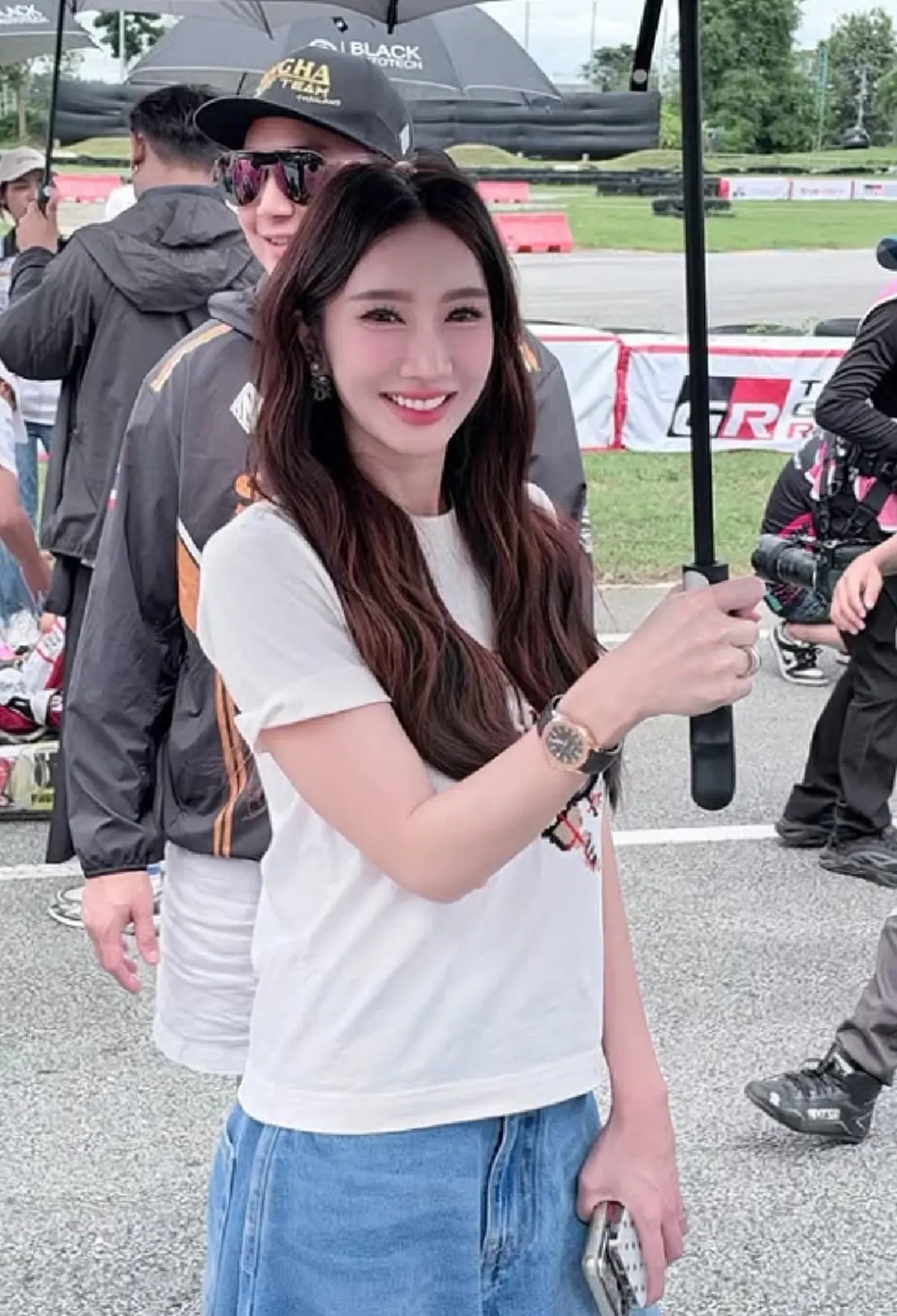 เปิดอายุจริง "เบนซ์ พริกไทย" รู้แล้วถึงกับไม่เชื่อ หน้าเด็กมาก
