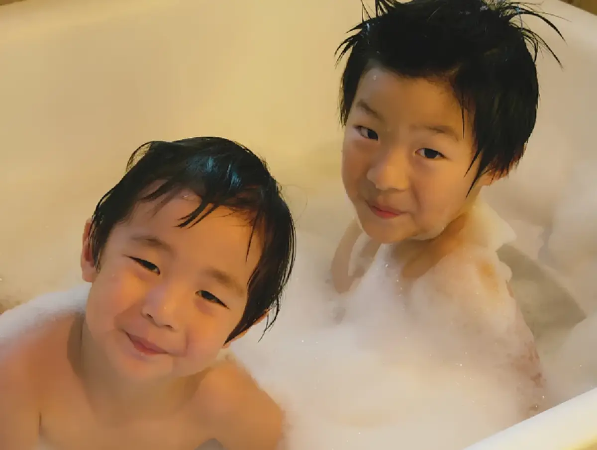  ดีเอ็นเอพรีเมียม! "หมอมิณทร์" ยินดีน้องชายจบหมอตามรอยสำเร็จ