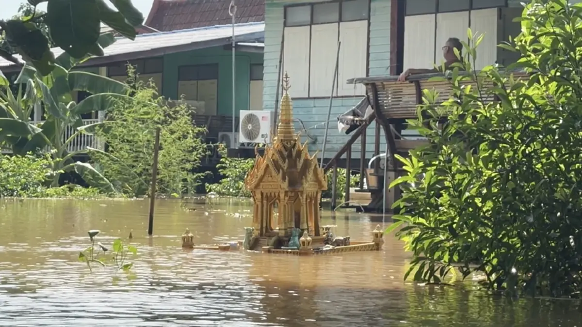 น้ำท่วมอยุธยา พุ่งพรวด 3 วัน 2 เมตร! ชุมชนเกาะเรียนท่วมสูง