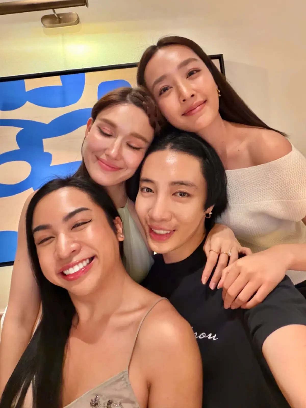 หรือว่าจะเปิดตัวแล้ว ภาพหลุดเฉลยความสัมพันธ์  แฟนคลับเฮลั่น