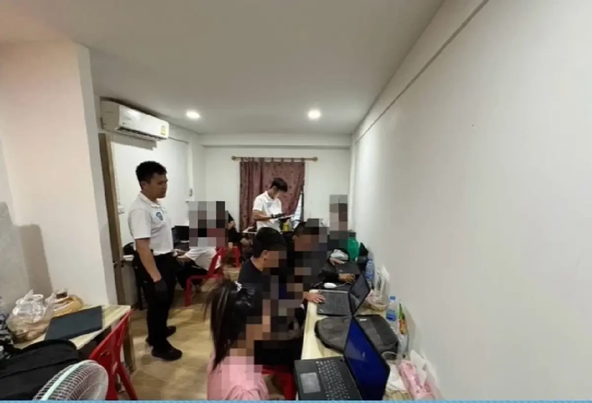 บุกทลายฐานพนันออนไลน์! เช่าเอื้ออาทร 10 ห้อง เงินหมุนเวียน 90 ล้าน