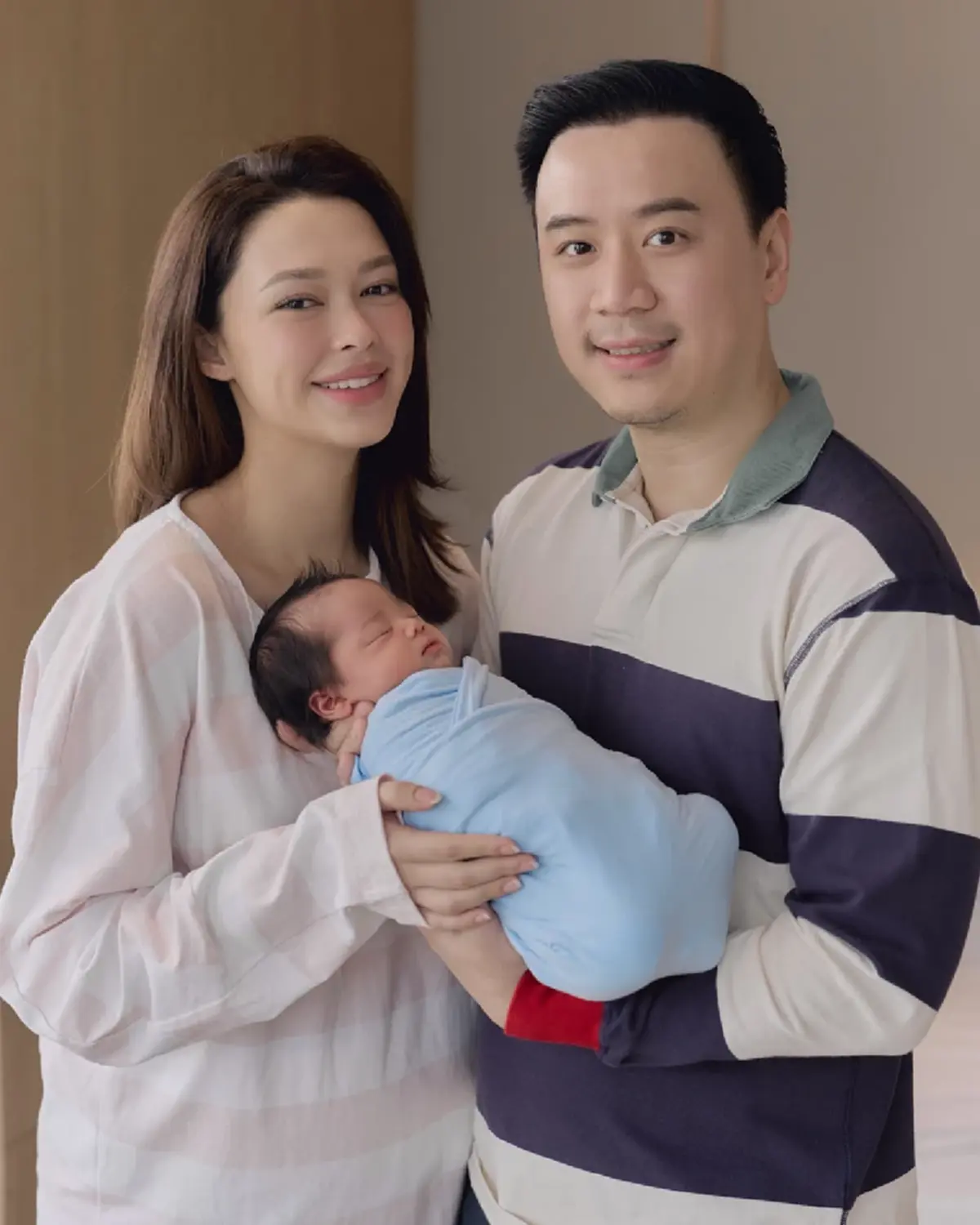 เผยโฉมหน้าลูกคนที่ 3 ทายาทตระกูลดัง ตัวโตจ้ำม่ำ 3.7 กก.