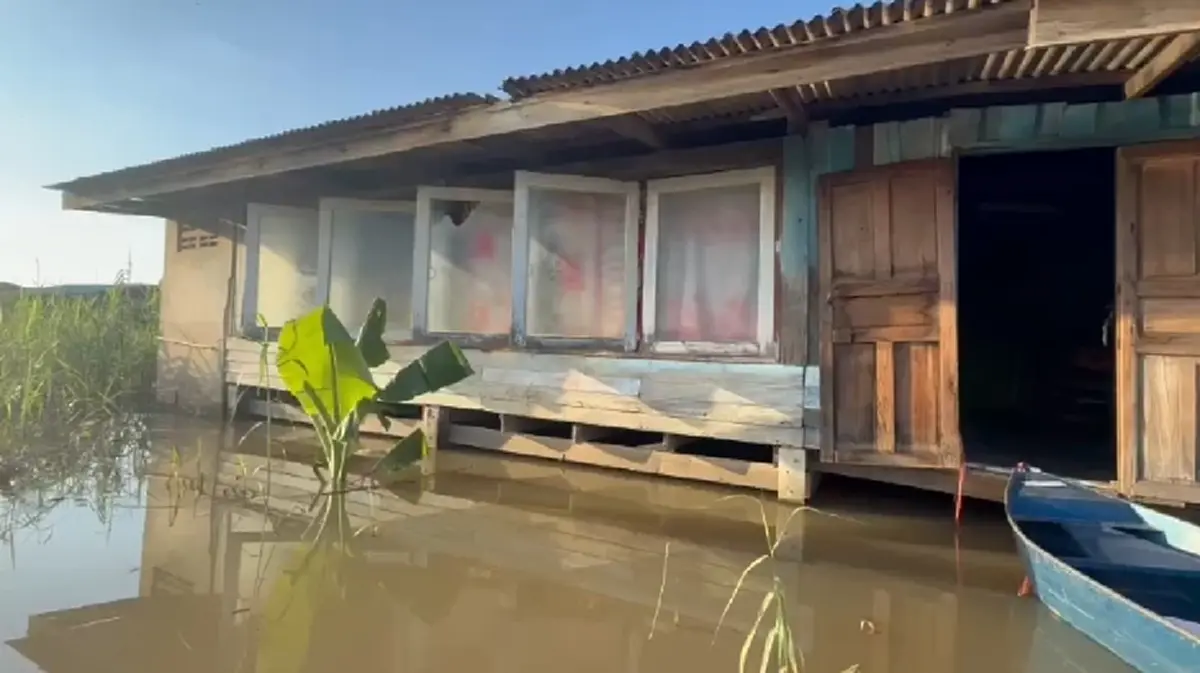 หมดตัว! ชาวโผงเผงควักแสนดีดบ้านหนีน้ำท่วมแต่ไม่รอด