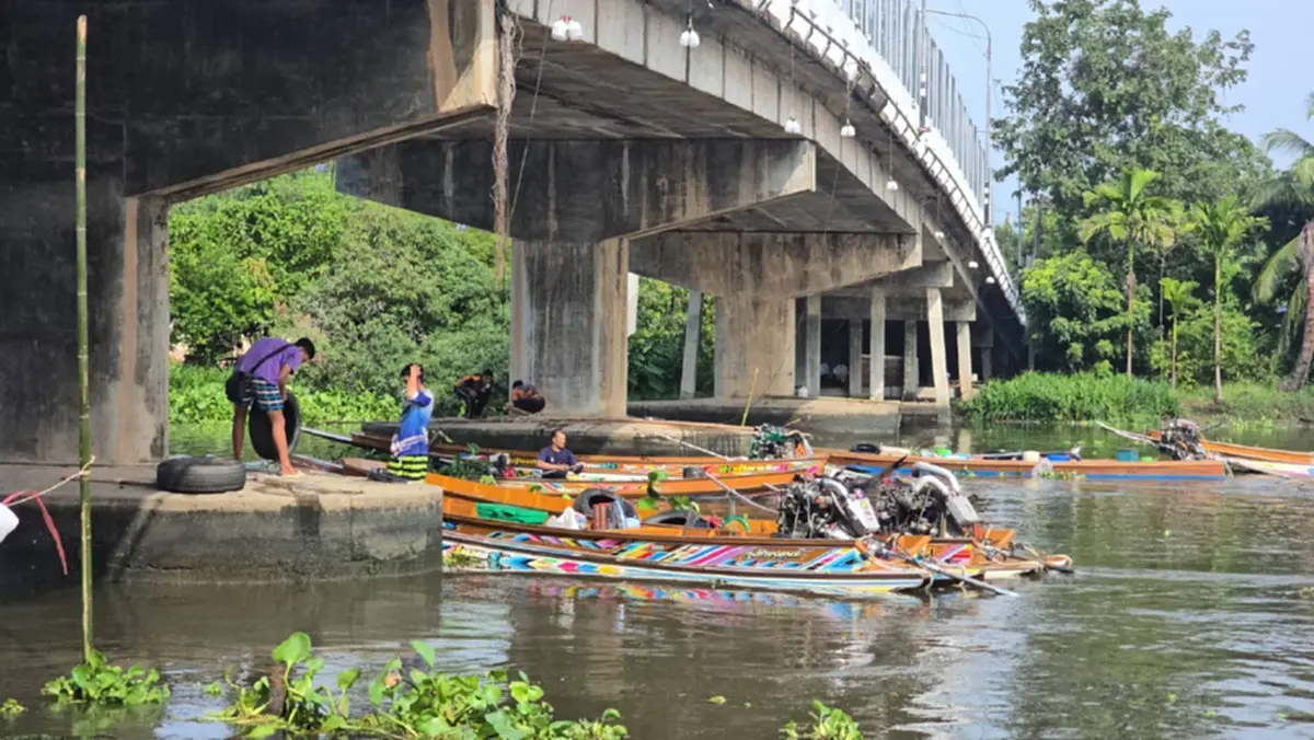 เรือซิ่งบ้านแพ้ว 50 ลำถอนกำลัง! หลังดันน้ำดำเนินสะดวก 8 วัน