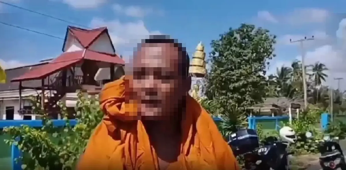 พระเมาหนักหน้าวัด! อ้างน้อยใจไม่ได้สวดศพ ดื่ม 2 ขวดก่อนถูกจับสึก