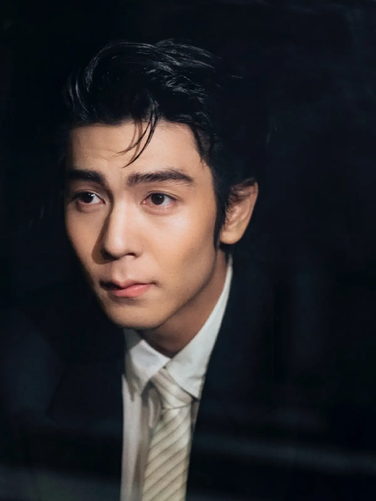 พระเอกหนุ่ม หั่นผมสั้นลุคใหม่ หล่อออร่าพุ่ง ก่อนเข้ากรม 1 พ.ย. นี้ 