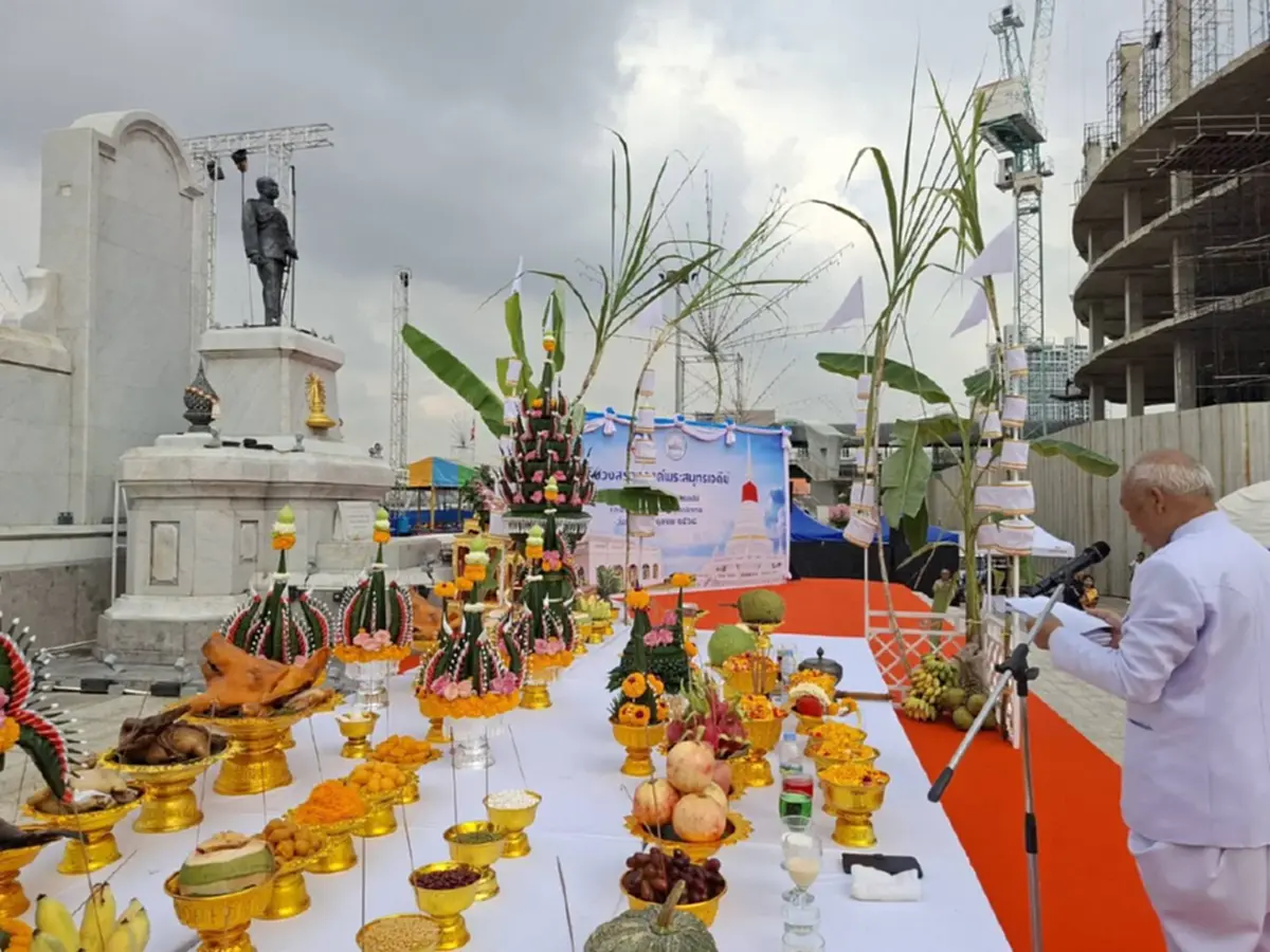ส่องทะเบียน รถบุษบกอัญเชิญผ้าแดง งานองค์พระสมุทรเจดีย์
