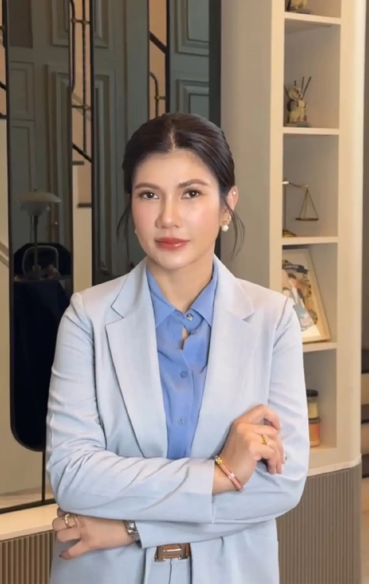 "ทนายนิด้า" เคลื่อนไหวกลางดราม่า "บุ๋ม ปนัดดา" ยังเชื่อลึกๆ