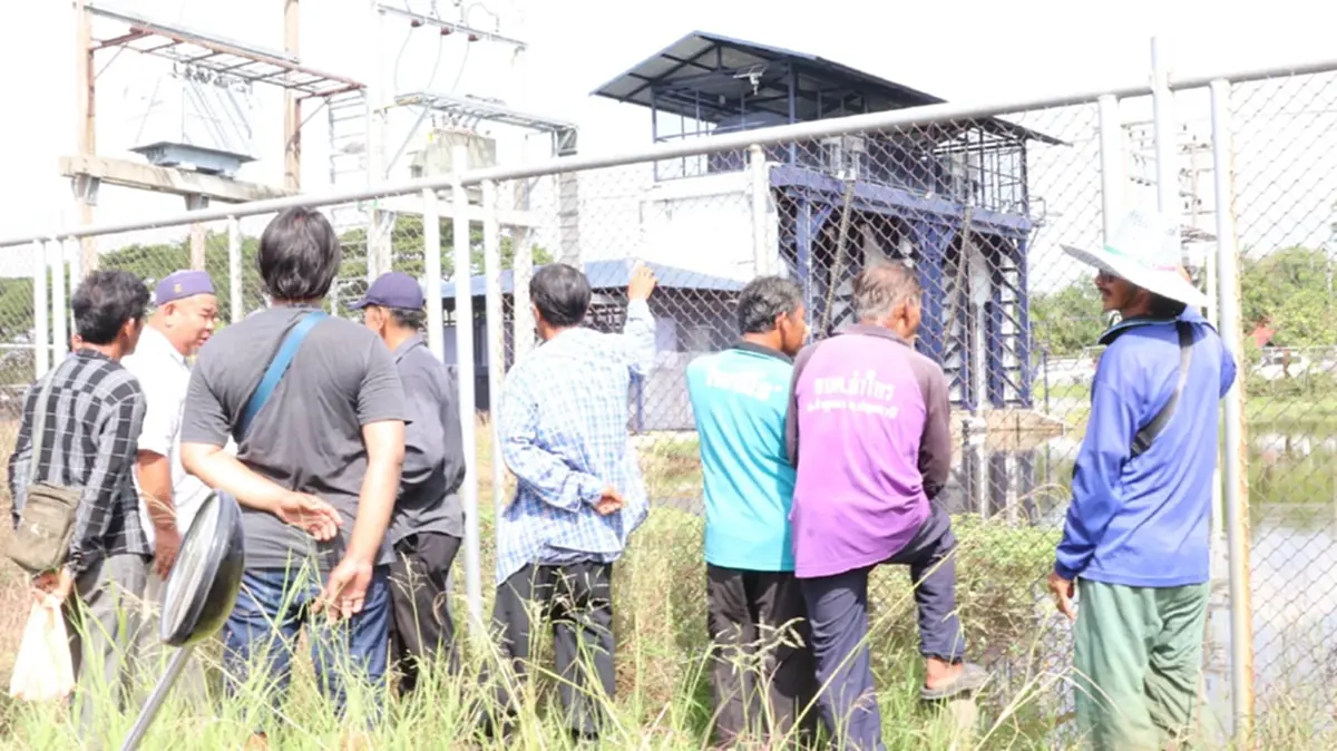 ชาวบ้านองครักษ์ ไม่ทน รวมตัวประท้วง จี้เปิดประตูระบายน้ำคลอง 12