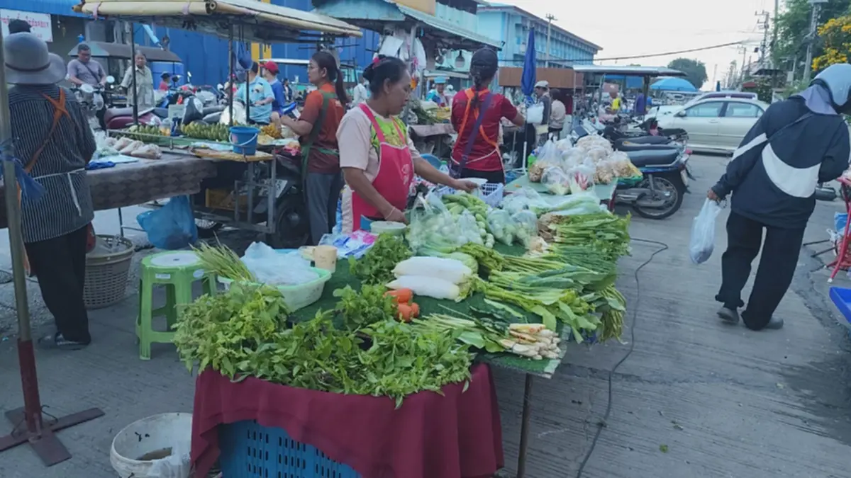 น้ำมันพุ่งทำพิษ! ตลาดสดโคราชของแพงยกแผง ไข่ราคาพุ่ง 165