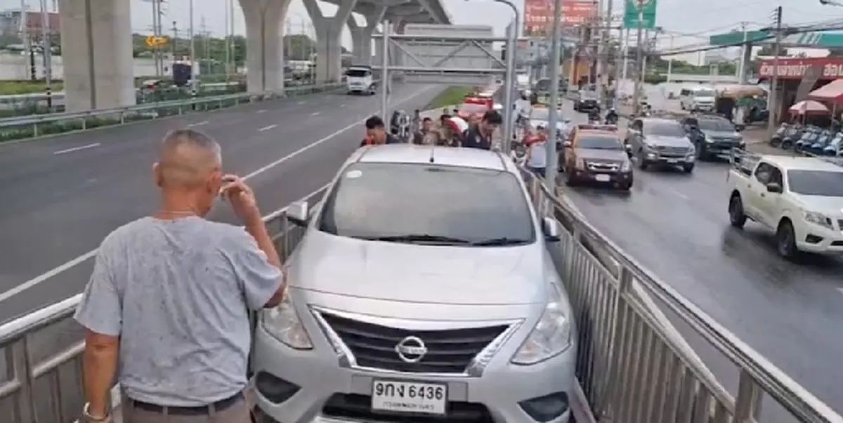 เลขทะเบียนรถ หญิงวัย 85 ขับติดสะพาน หลังไปไหว้สิ่งศักดิ์สิทธิ์