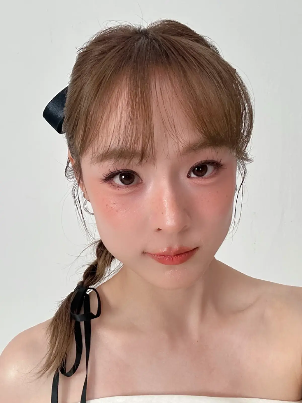 คุณแม่ลูกแฝดวัย 35 ปี แต่หน้าเด็กโกงอายุ ทำแฟนคลับแซวไม่สะดวกแก่