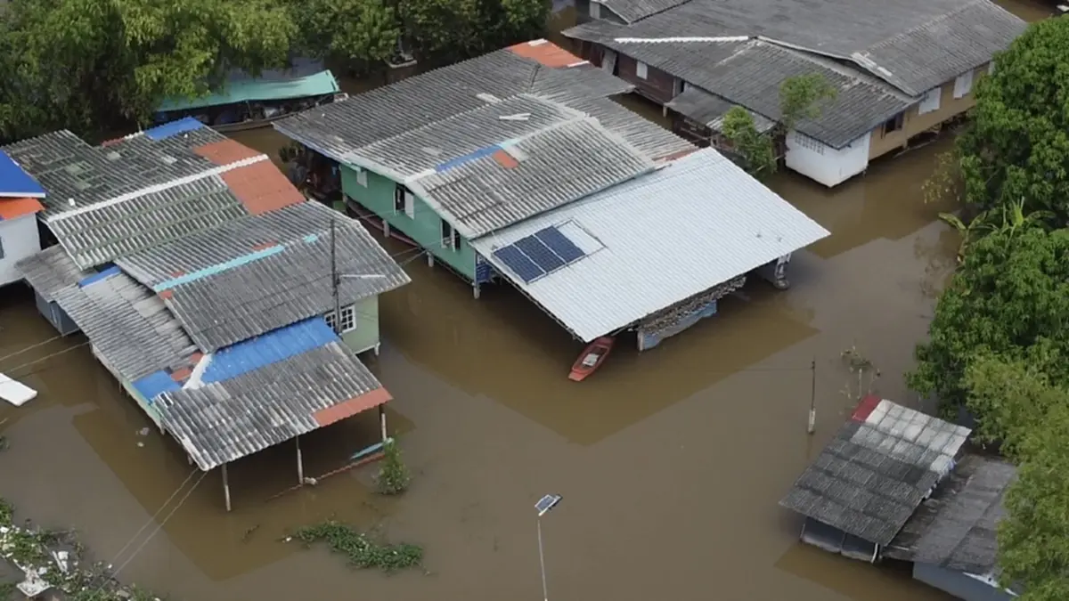 น้ำท่วมกระแชง บางไทร บ้านเรือนจม 100% เดือดร้อน 98 หลังคาเรือน