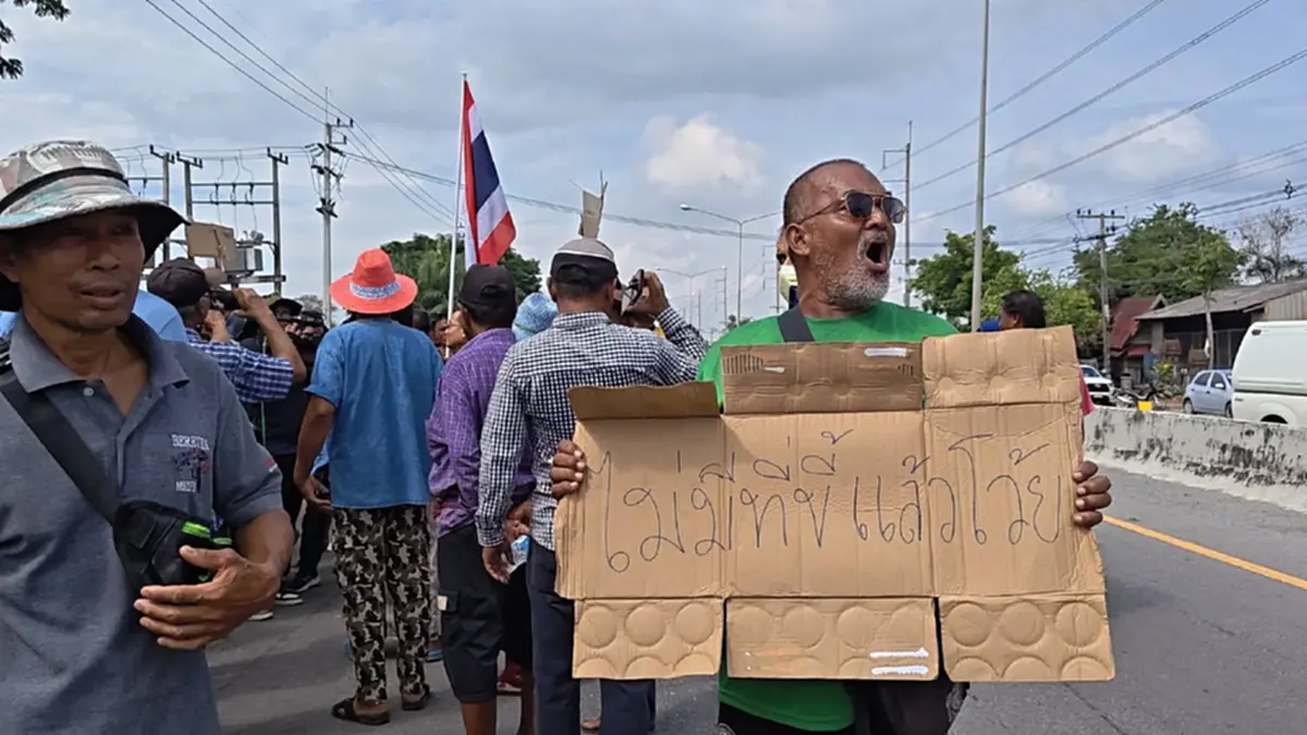 มวลชนองครักษ์ 500 คน ลงถนนรังสิต-นครนายก จี้เปิดประตูคลอง 12