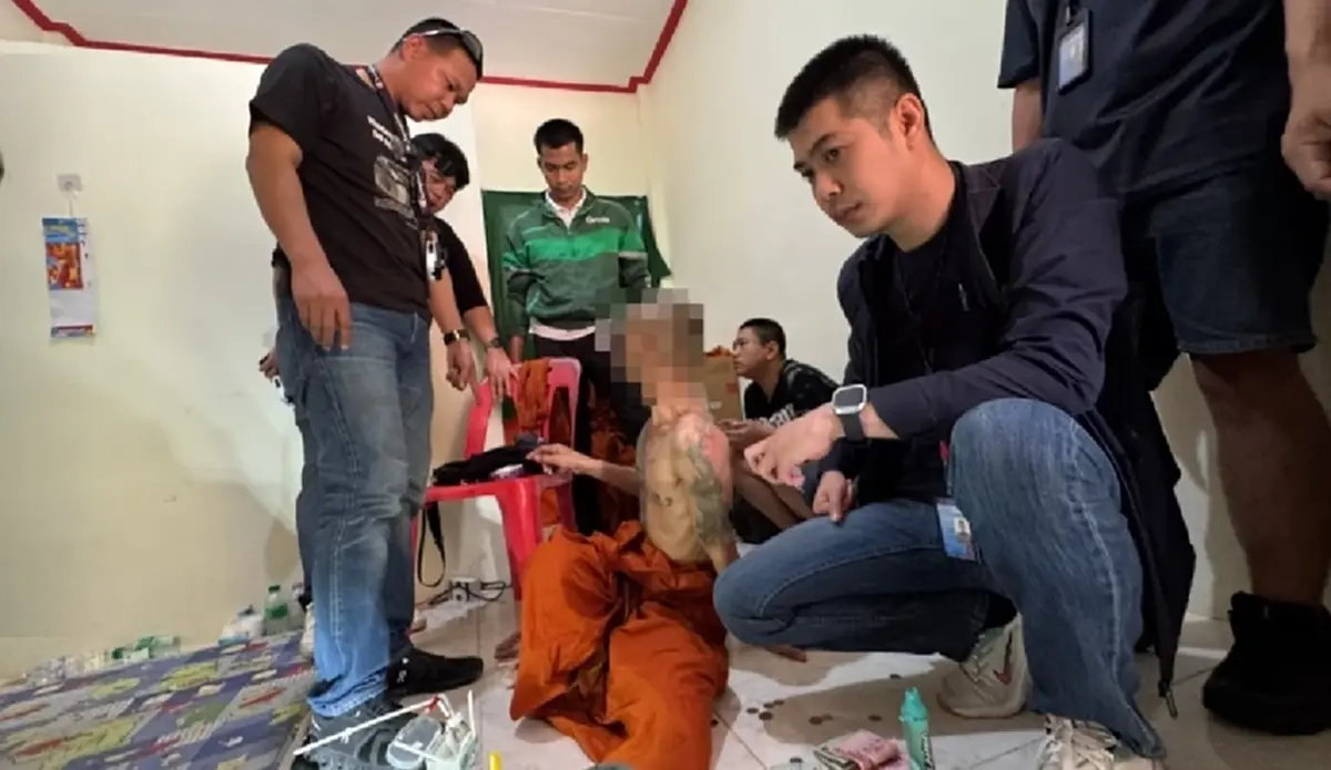 ฉาววงการสงฆ์! สืบชลบุรีบุกจับอดีตพระ ซุกยาบ้า 891 เม็ดคาอังสะ