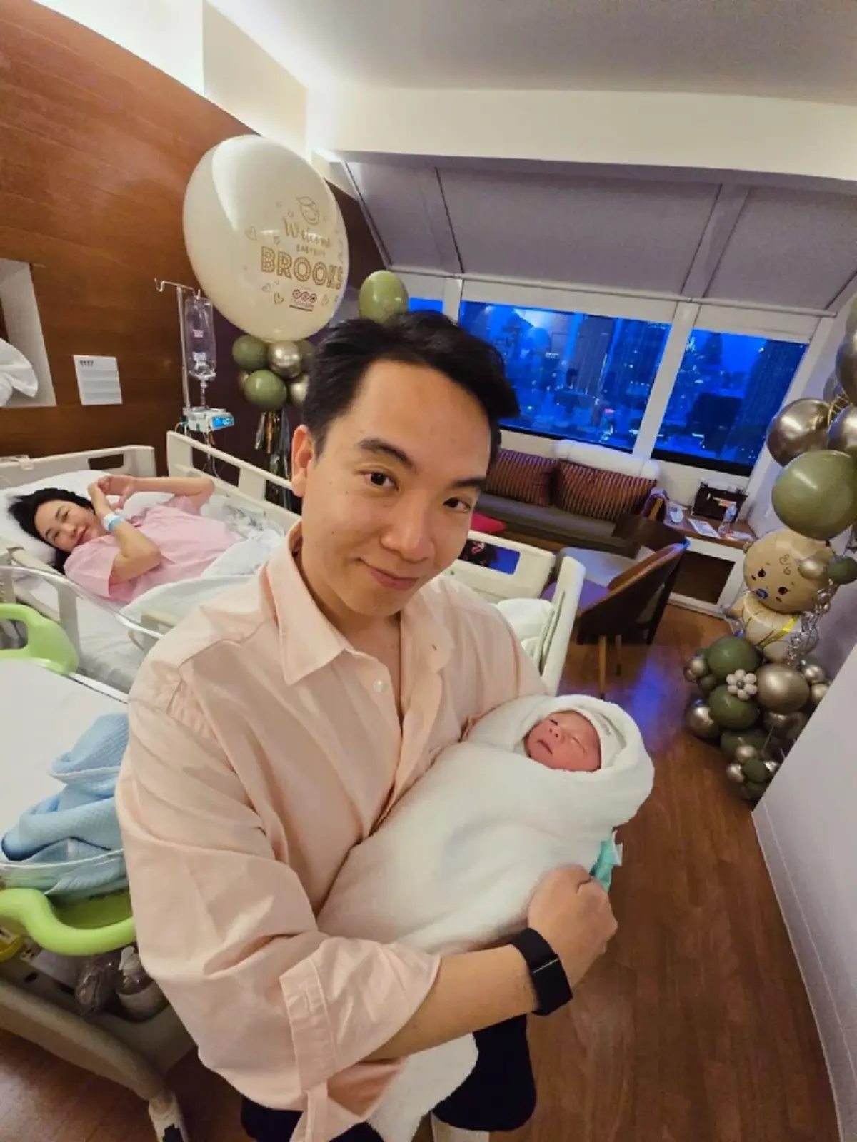 เมย์ พิชญ์นาฏ คลอดแล้ว เผยโฉมหนูน้อยผิวขาวจ้ำม่ำน่ารักน่าเอ็นดู