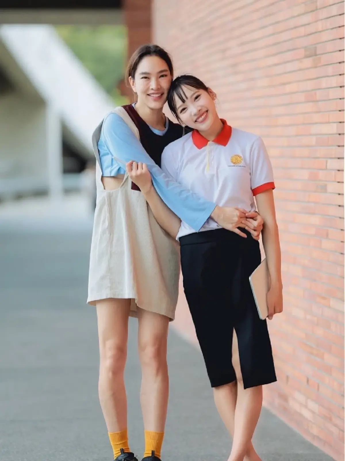 ลูกสาว "แม่ตุ๊ก-พ่อบ๊วย" คว้าจบ ม.6 ใน 5 เทอม ลุยเป้าหมายเข้ามหาลัย