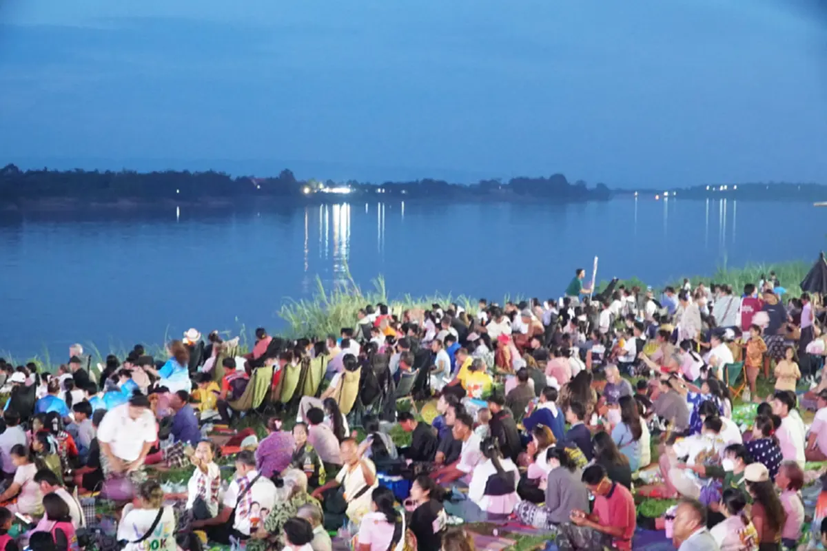 บั้งไฟพญานาคหนองคาย ปีนี้ โผล่ 155 ลูก พบที่รัตนวาปี แห่งเดียว