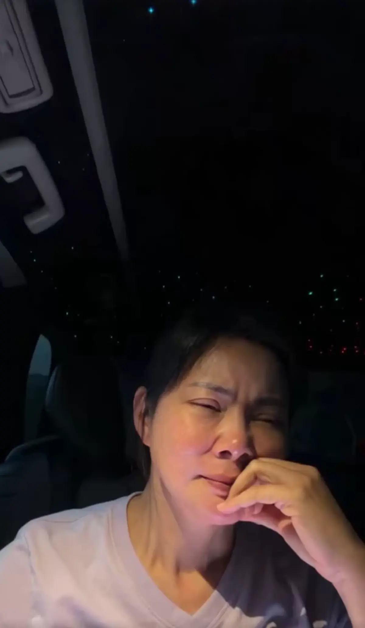 สภาพจิตใจ "บุ๋ม ปนัดดา" หลังเจอดราม่าหนัก พร้อมขายบ้านสะสางปัญหา