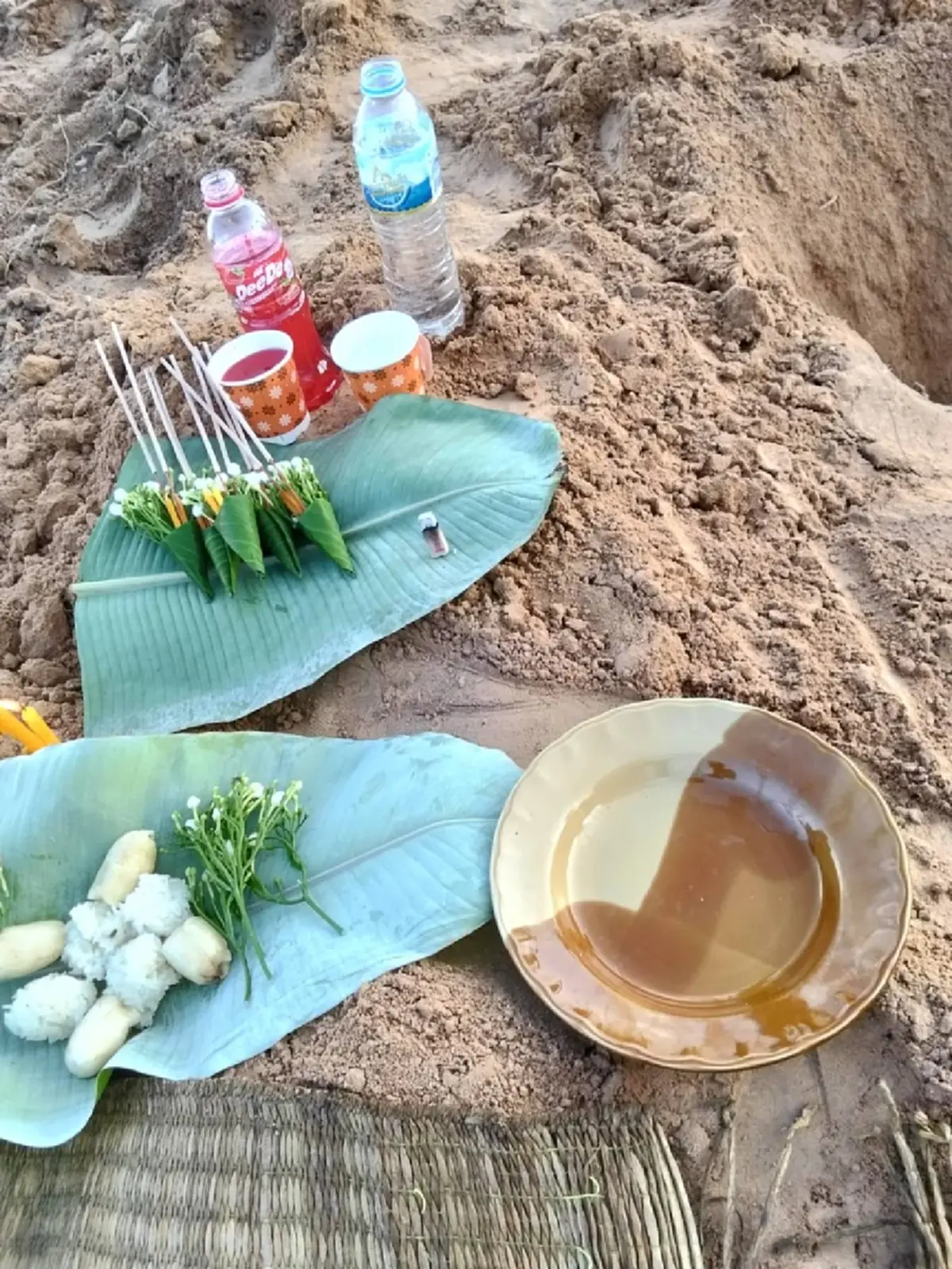 บุรีรัมย์ เจอไหโบราณ กำไลโบราณ ข่าวภูมิภาค วันออกพรรษา 