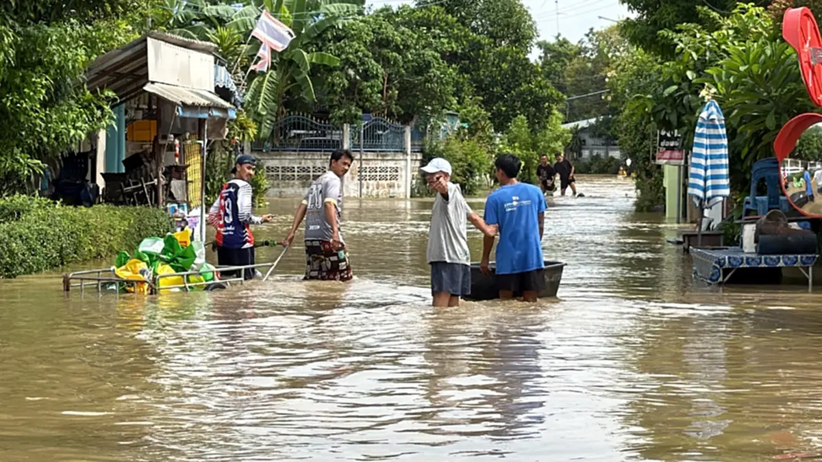 เขาย้อยอ่วมหนัก! น้ำท่วมสูงกระแสน้ำเชี่ยว ท่วม 300 ครอบครัว