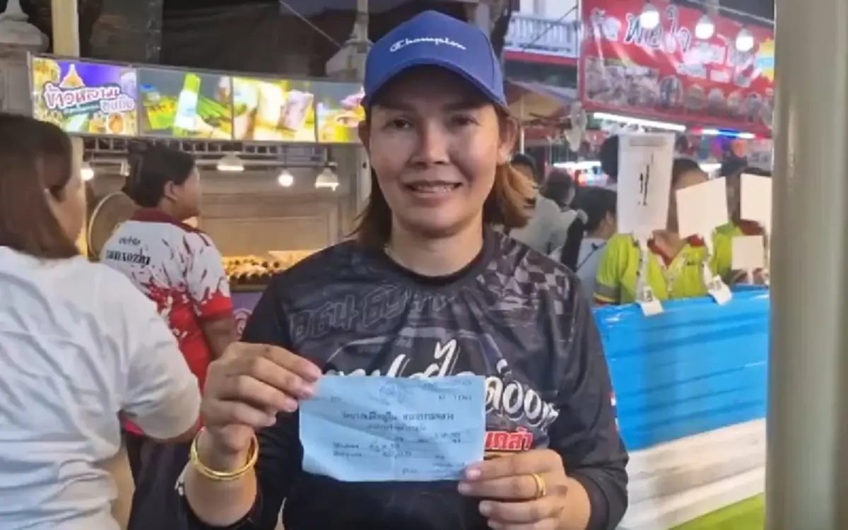 รู้แล้ว ทำไม เจ๊ฟ้า ยอมทุ่ม 4.5 แสน ประมูลแผงค้า งานประเพณีรับบัว