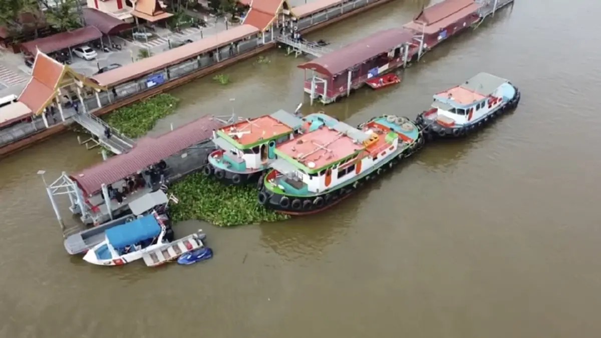 ลุยแผนกู้เรือลากจูงจมป่าสัก 18 เมตร! ใช้เครนลากเข้าน้ำตื้น