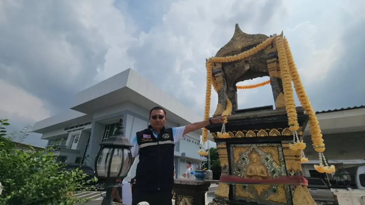 วงจรปิดจับชัด! โจรวนดู 8 รอบ ก่อนอุ้มพระพรหม หนีในไม่ถึง 1 นาที