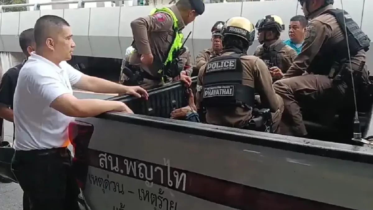 รู้แล้วทึ่ง ผู้การซ่า บุกชาร์จชายคลั่ง ดีกรีผ่านหลักสูตรสุดโหด