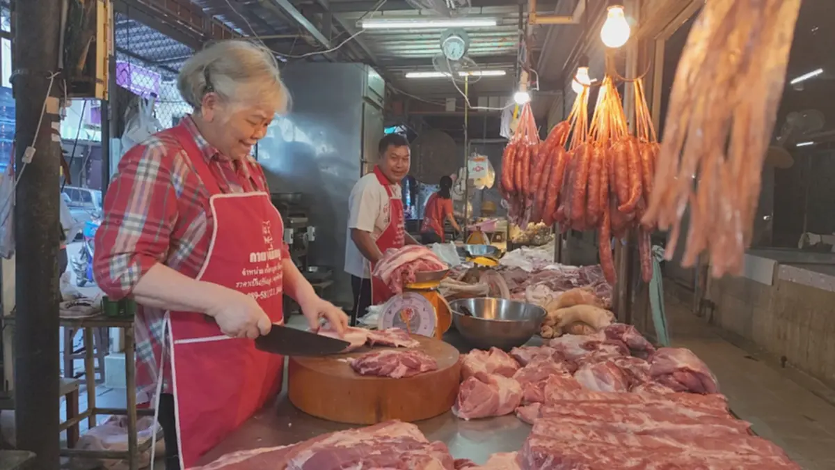 น้ำมันพุ่งทำพิษ! ตลาดสดโคราชของแพงยกแผง ไข่ราคาพุ่ง 165