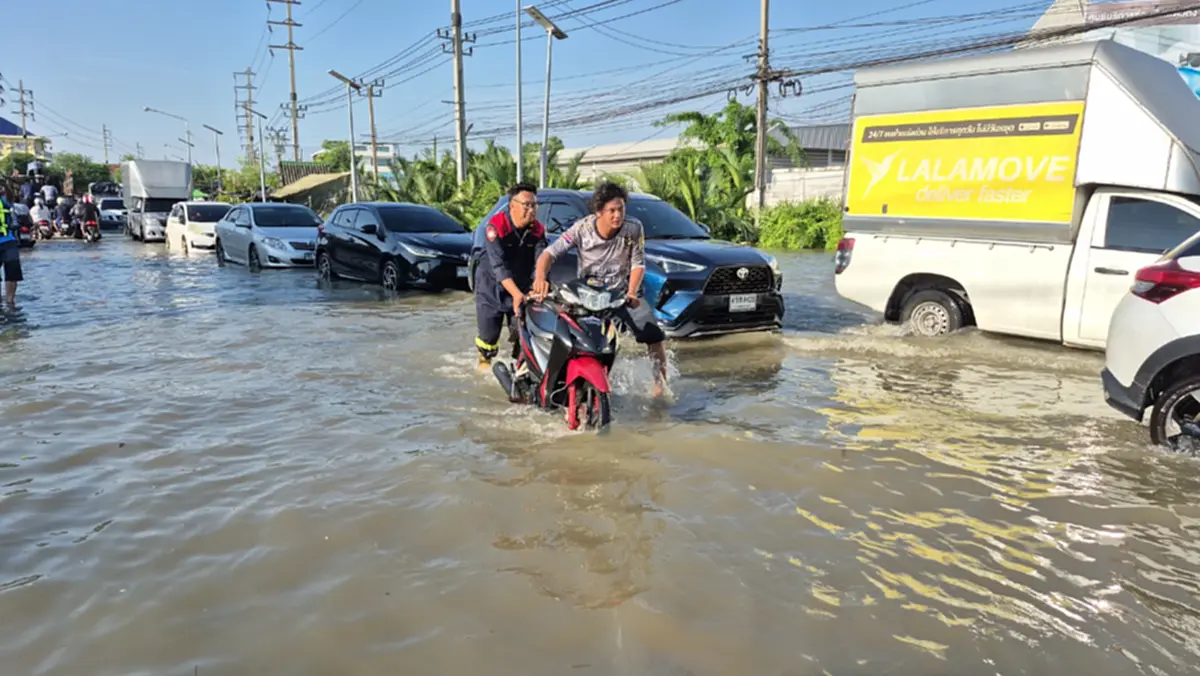 น้ำหนุน 3.9 เมตร ท่วมสุขสวัสดิ์-ป้อมพระจุล 90 ซม. ยาว 4 กม.