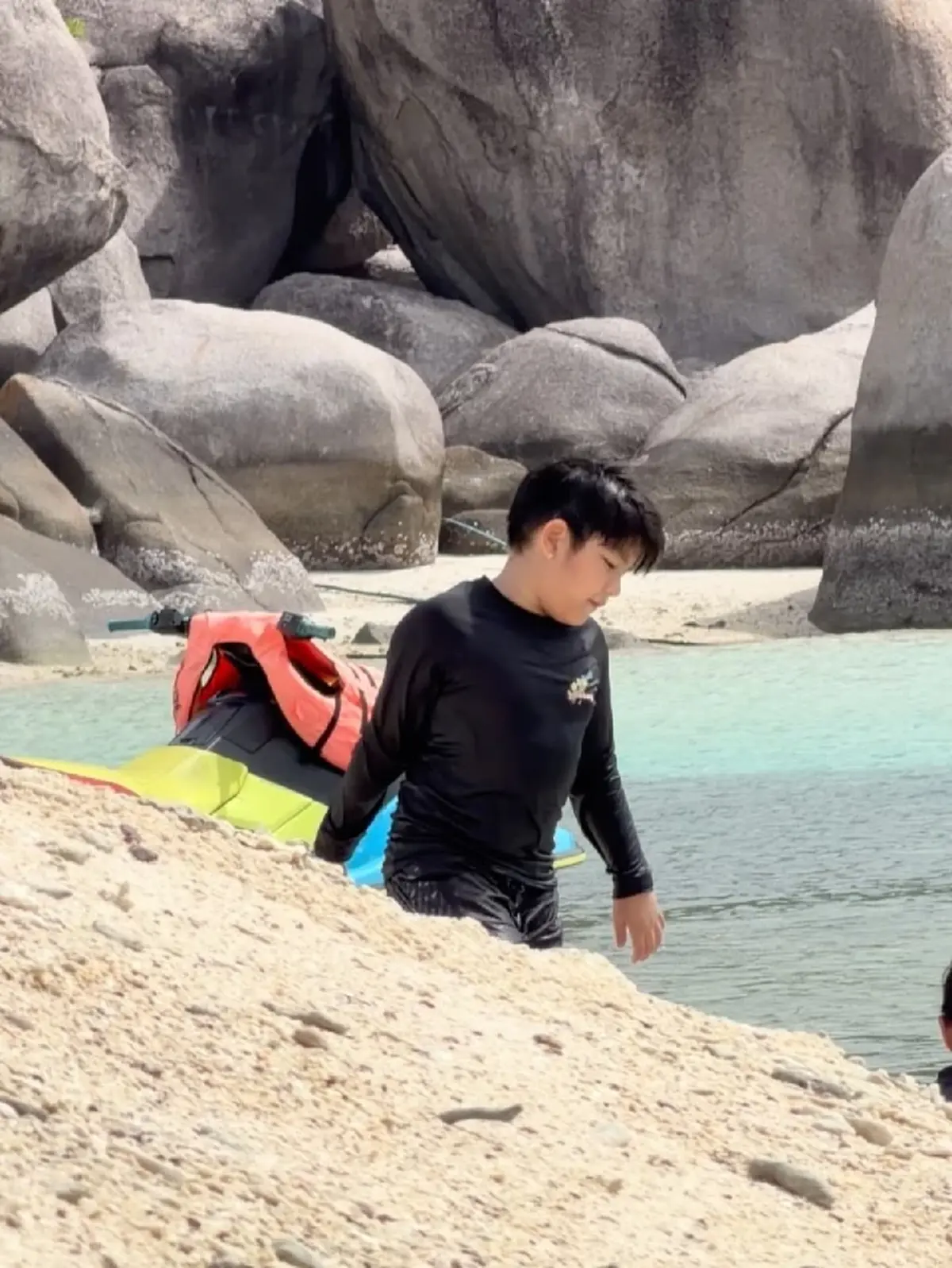 กัปตัน-เอ้ก ร่วมทริปทะเลพร้อมหน้าครอบครัว หลังประกาศจบสัมพันธ์ 