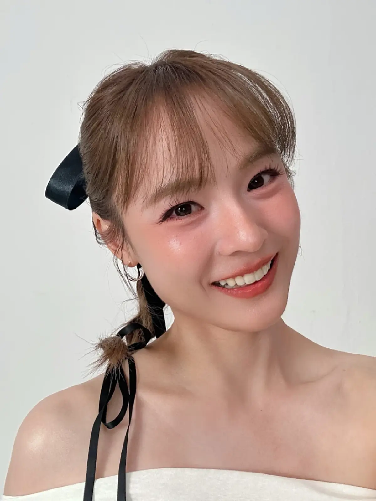 คุณแม่ลูกแฝดวัย 35 ปี แต่หน้าเด็กโกงอายุ ทำแฟนคลับแซวไม่สะดวกแก่
