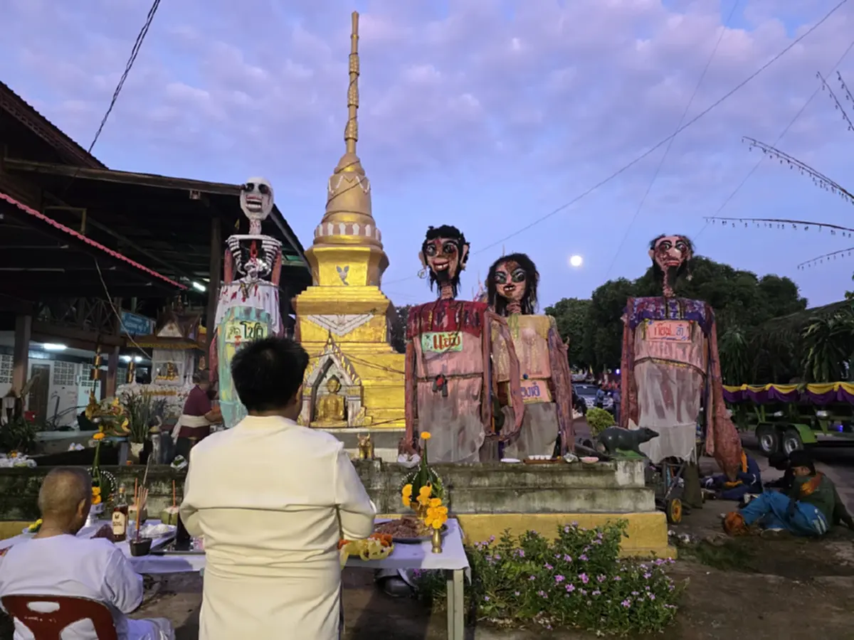 ขนลุกทั้งงาน! ธูปในพิธีเลี้ยงเปรตล้มจมกระถาง เผยเลข 3 ตัวชัด ๆ