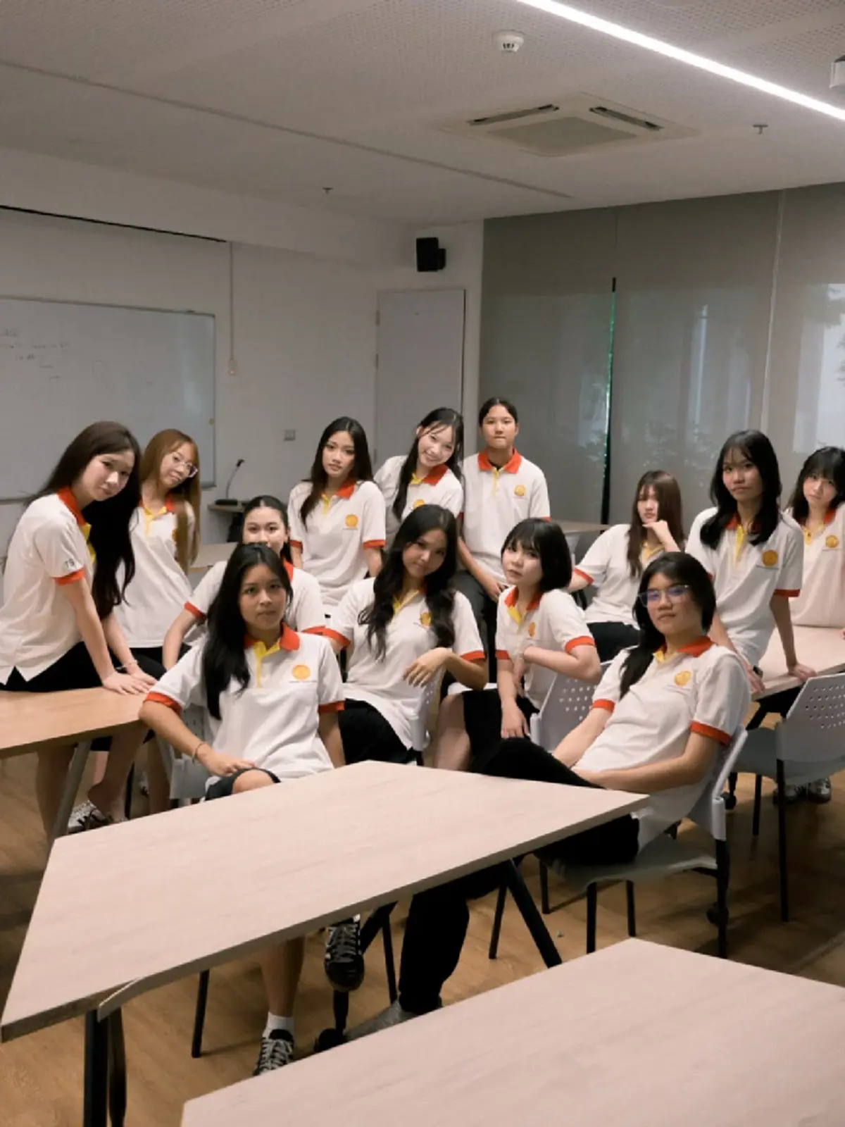 ลูกสาว "แม่ตุ๊ก-พ่อบ๊วย" คว้าจบ ม.6 ใน 5 เทอม ลุยเป้าหมายเข้ามหาลัย