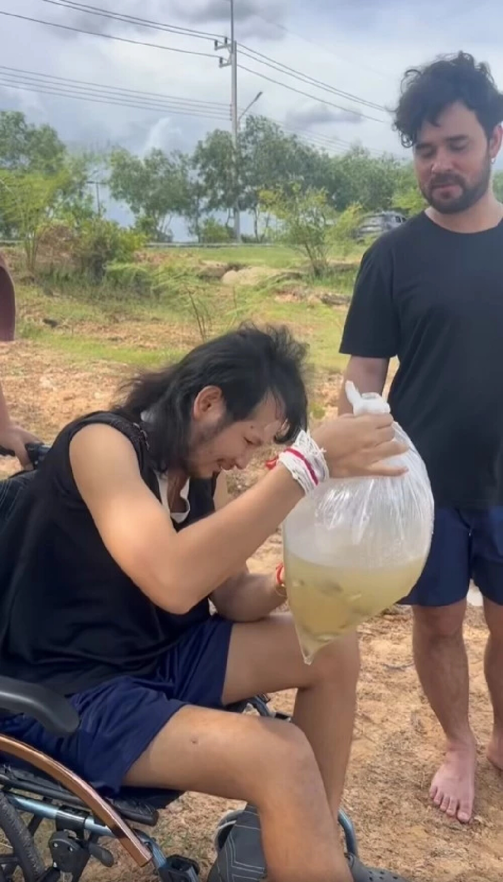 นึกไม่ถึง ภาพล่าสุด พระเอกคนดัง หลังประสบอุบัติเหตุ หัวใจหยุดเต้นไป 2 รอบ